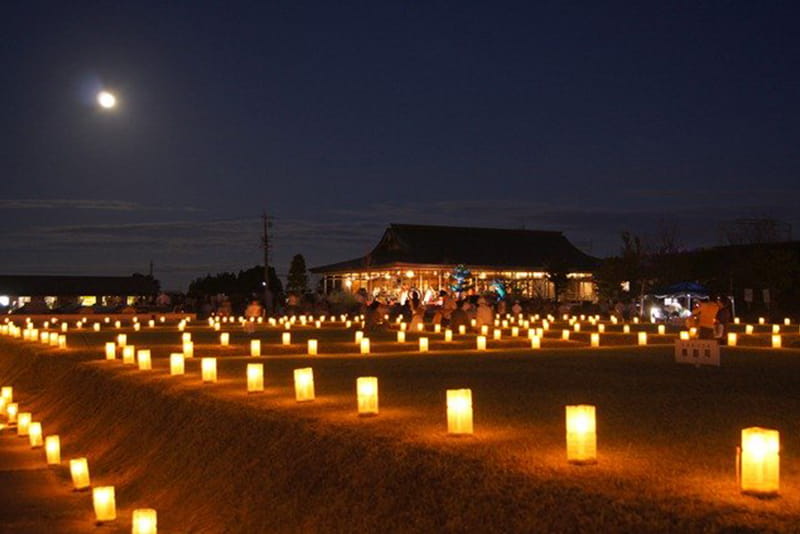 Enjoying the harvest moon with Gagaku traditional music: Itsukinomiya Moon Gathering