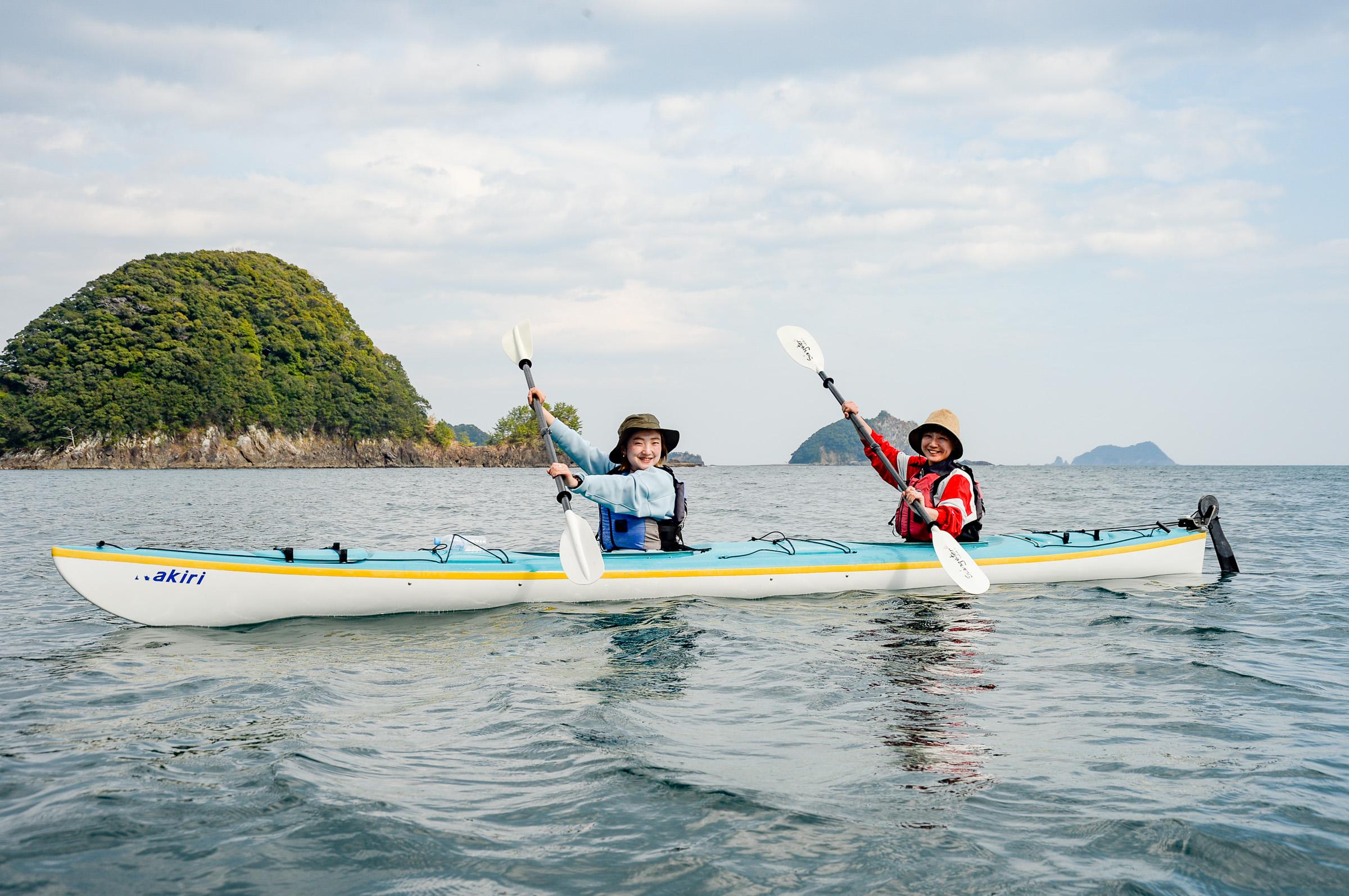 Faites l&#39;expérience du kayak et du SUP au Kiaora Paddle dans la ville de Kihoku ! Vous pourrez découvrir de nouvelles façons de profiter du plein air grâce aux activités en mer !