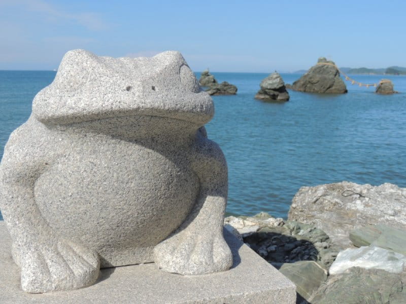 A frog is a god's envoy. Futamiokitama Shrine