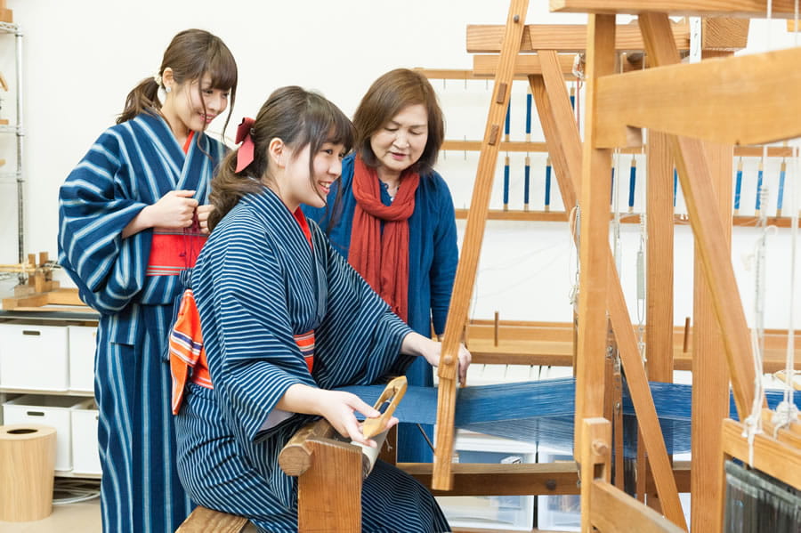 The weaving experience on Orihime Island