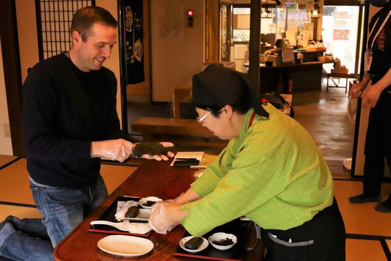 Learn to Make Sanma zushi and Mehari zushi in Kumano City