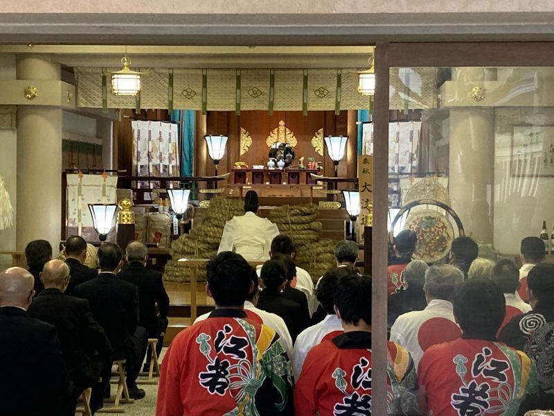 The Changing of the Meoto-iwa Shimenawa Ropes Ceremony