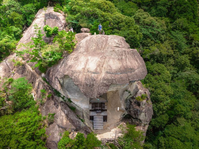 The Most Dangerous Mountain Trail in Mie: Isesanjo Ibutaji Temple