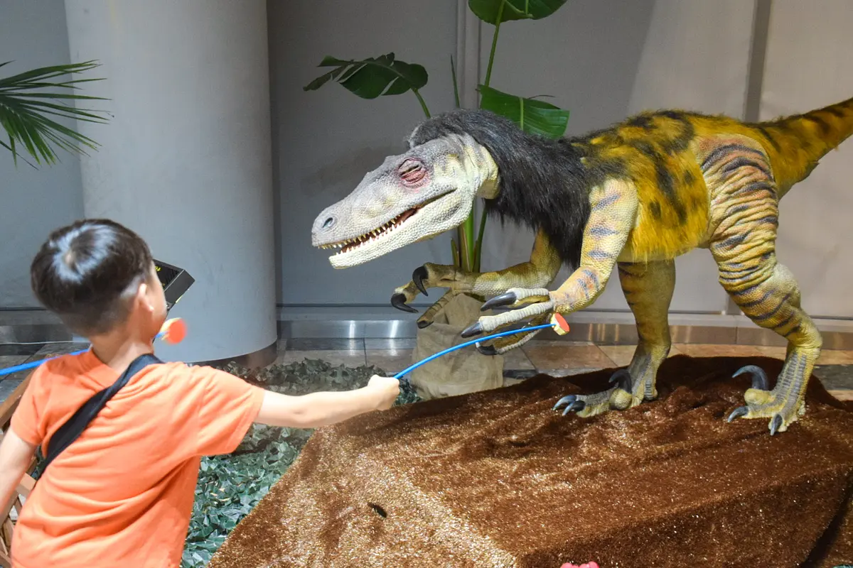 ヴェロキラプトルとあそぼう