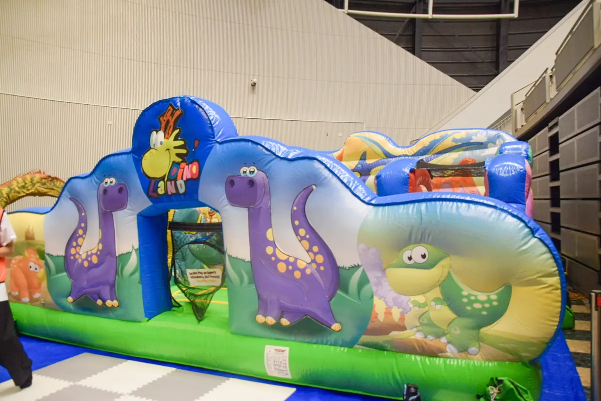 恐竜パークふわふわ！