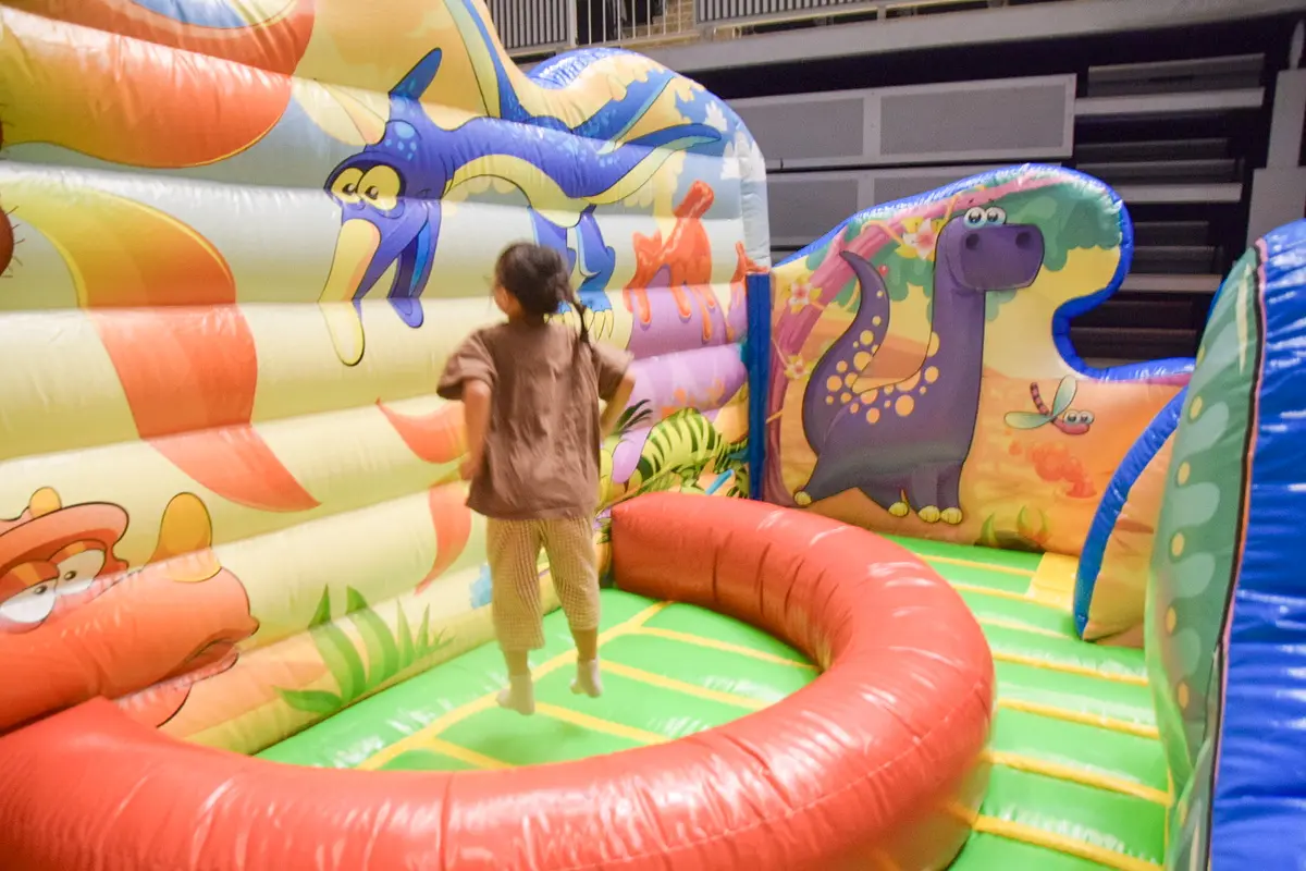 恐竜パークふわふわ！