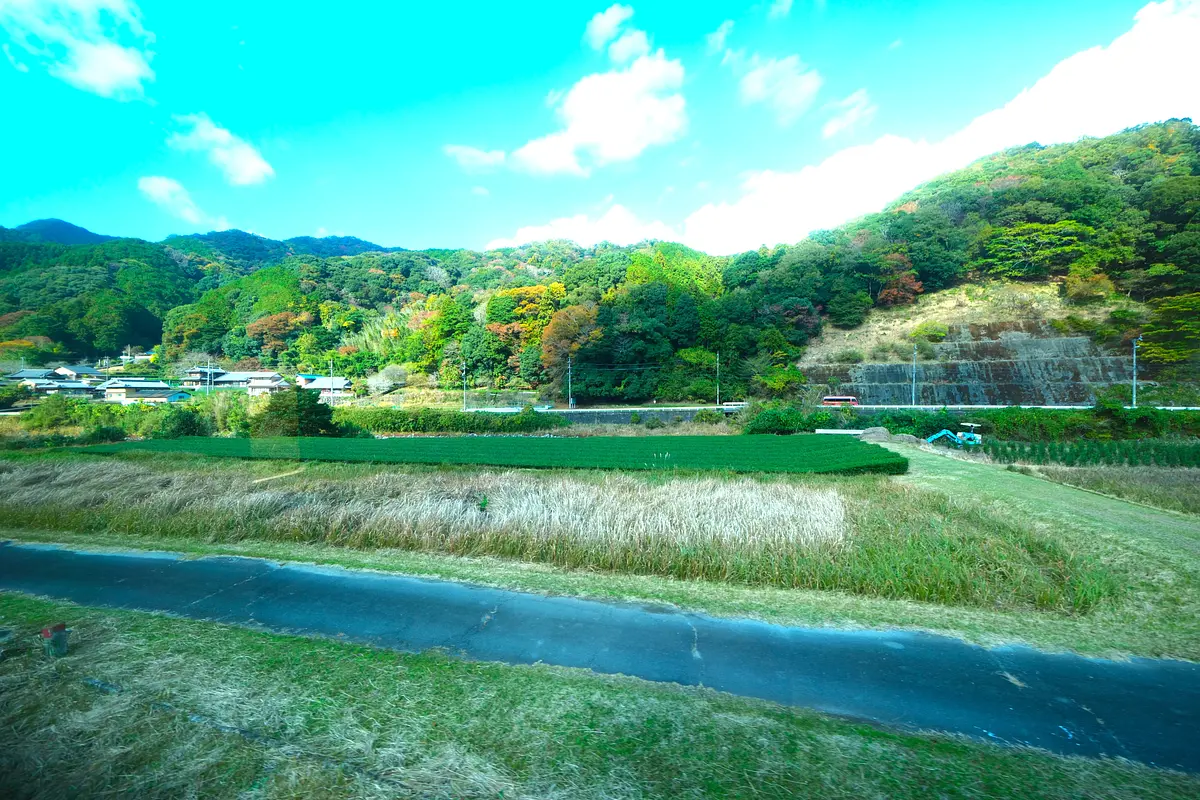 名松線の車窓から津市美杉町の里山の風景