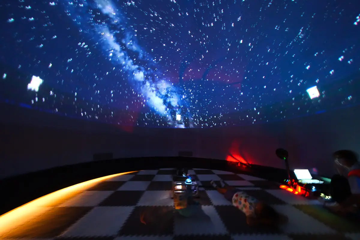 プラネタリウム上映