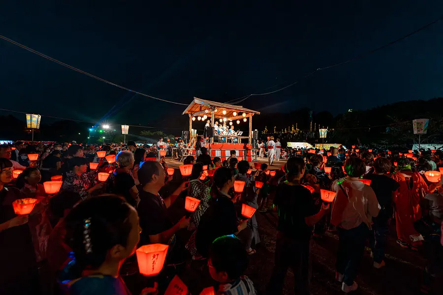 Danse des lanternes de la ville de Kameyama