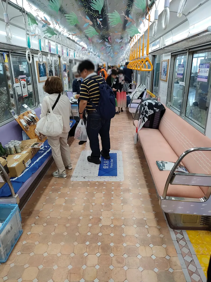 いいもの・うまいものフェア　電車内販売の様子　※写真はイメージです