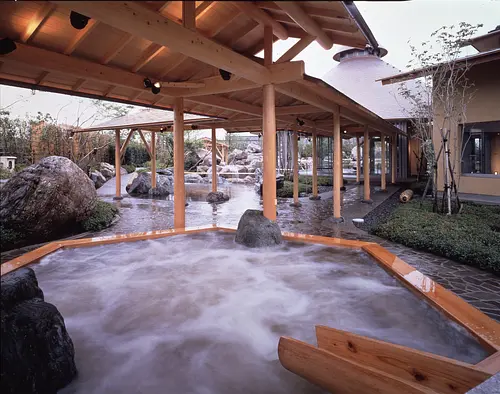 Un endroit caché ! &quot;Bain en plein air de Nabana no Sato&quot; entouré de fleurs de saison Excursion d&#39;une journée &quot;Sato no Yu&quot; source chaude [Vous pouvez apporter le vôtre, aucune réservation requise]