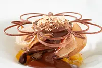 世界を征したパティシエのバレンタイン限定デザートを三重の複合温泉リゾートで愉しむ。