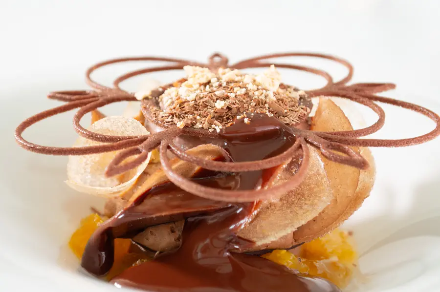 世界を征したパティシエのバレンタイン限定デザートを三重の複合温泉リゾートで愉しむ。