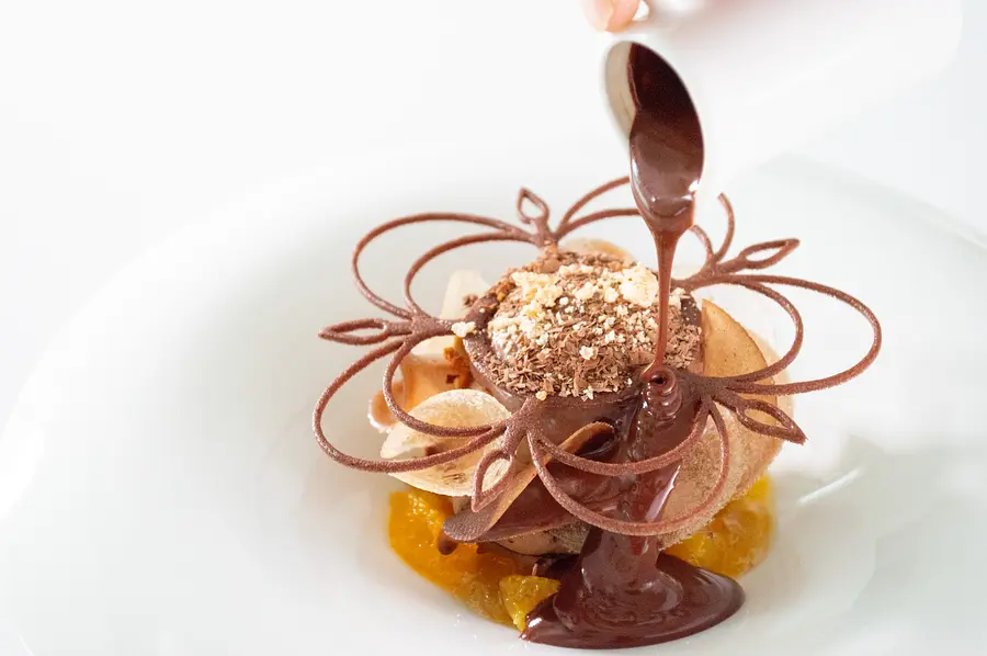 世界を征したパティシエのバレンタイン限定デザートを三重の複合温泉リゾートで愉しむ。