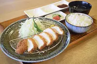 Menú completo de chuleta de pollo Ise Akadori