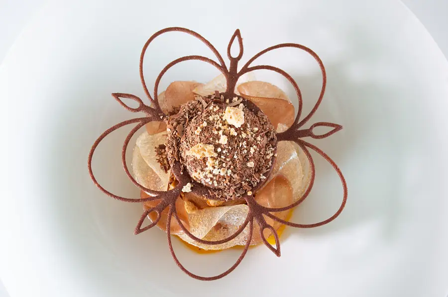 世界を征したパティシエのバレンタイン限定デザートを三重の複合温泉リゾートで愉しむ。