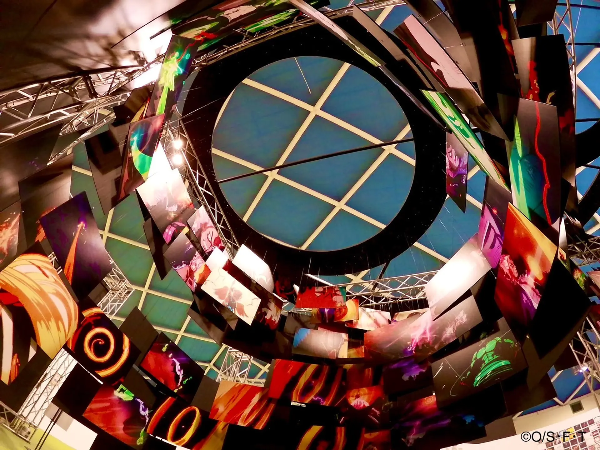 渦巻く無数の作画