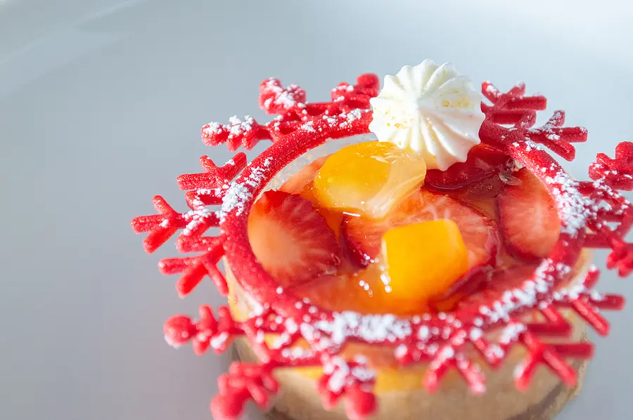世界を征したパティシエのクリスマス限定デザートを三重の複合温泉リゾートで愉しむ。