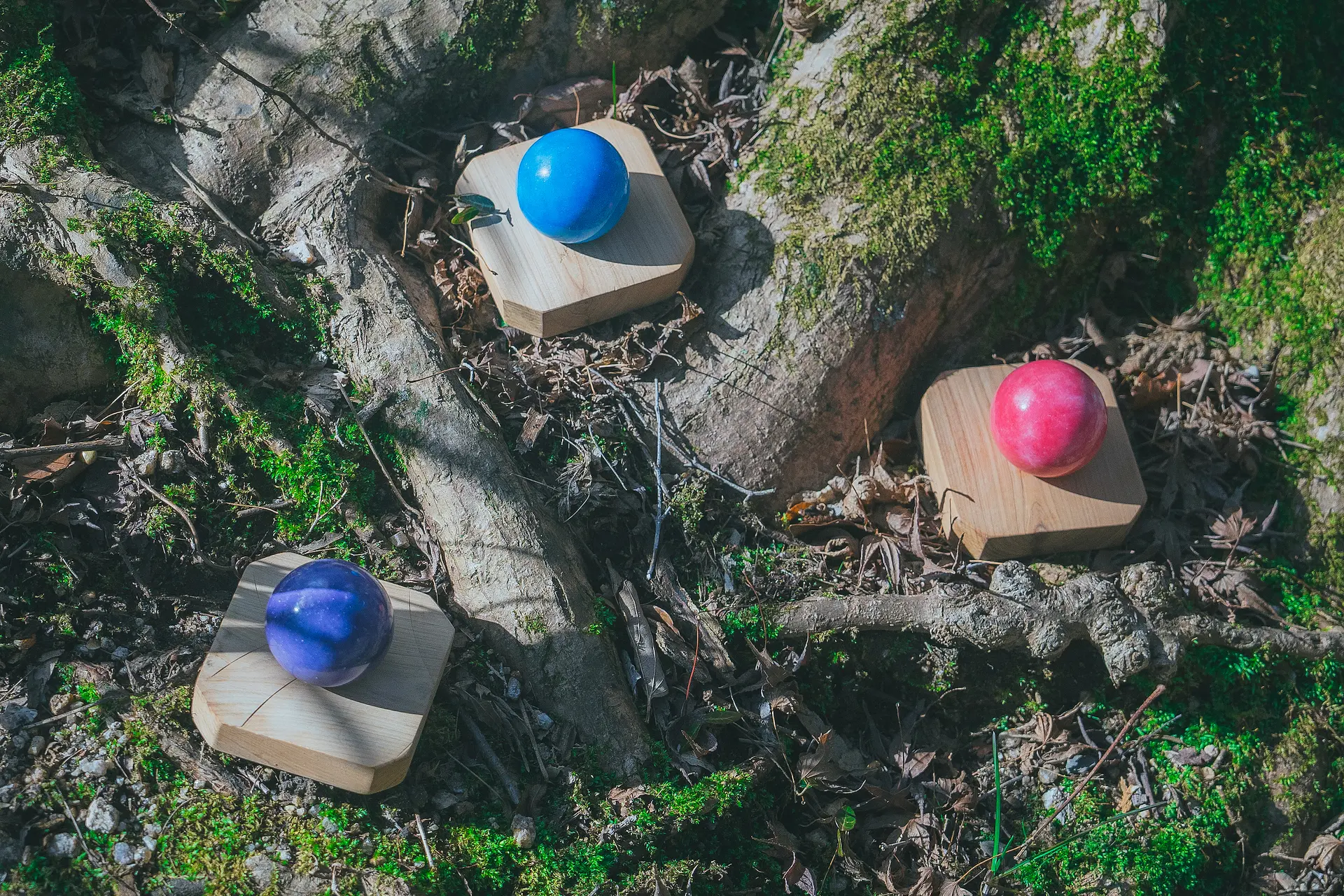 カラフルな光る泥だんご