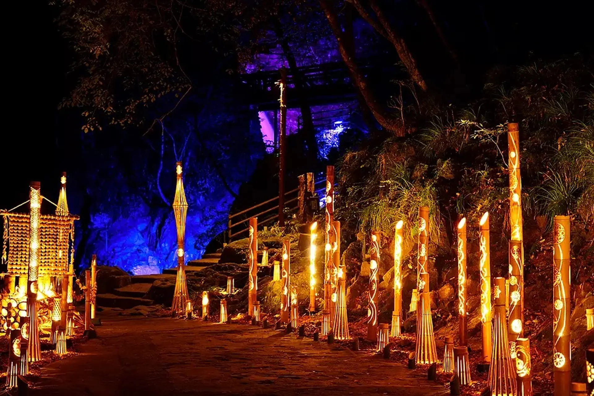 赤目渓谷『幽玄の竹あかり』渓谷ライトアップ