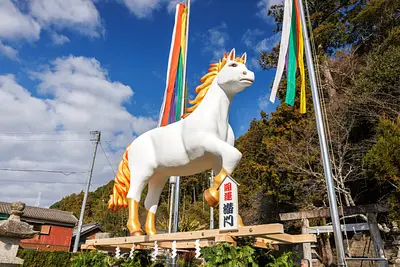 【2026年版】辰水神社（津市）の「ジャンボ干支」をご紹介！歴代ジャンボ干支マップも！