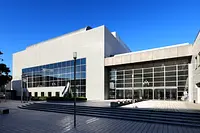 四日市市文化会館