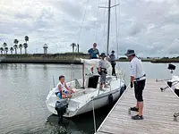 午後からヨットに乗って出発