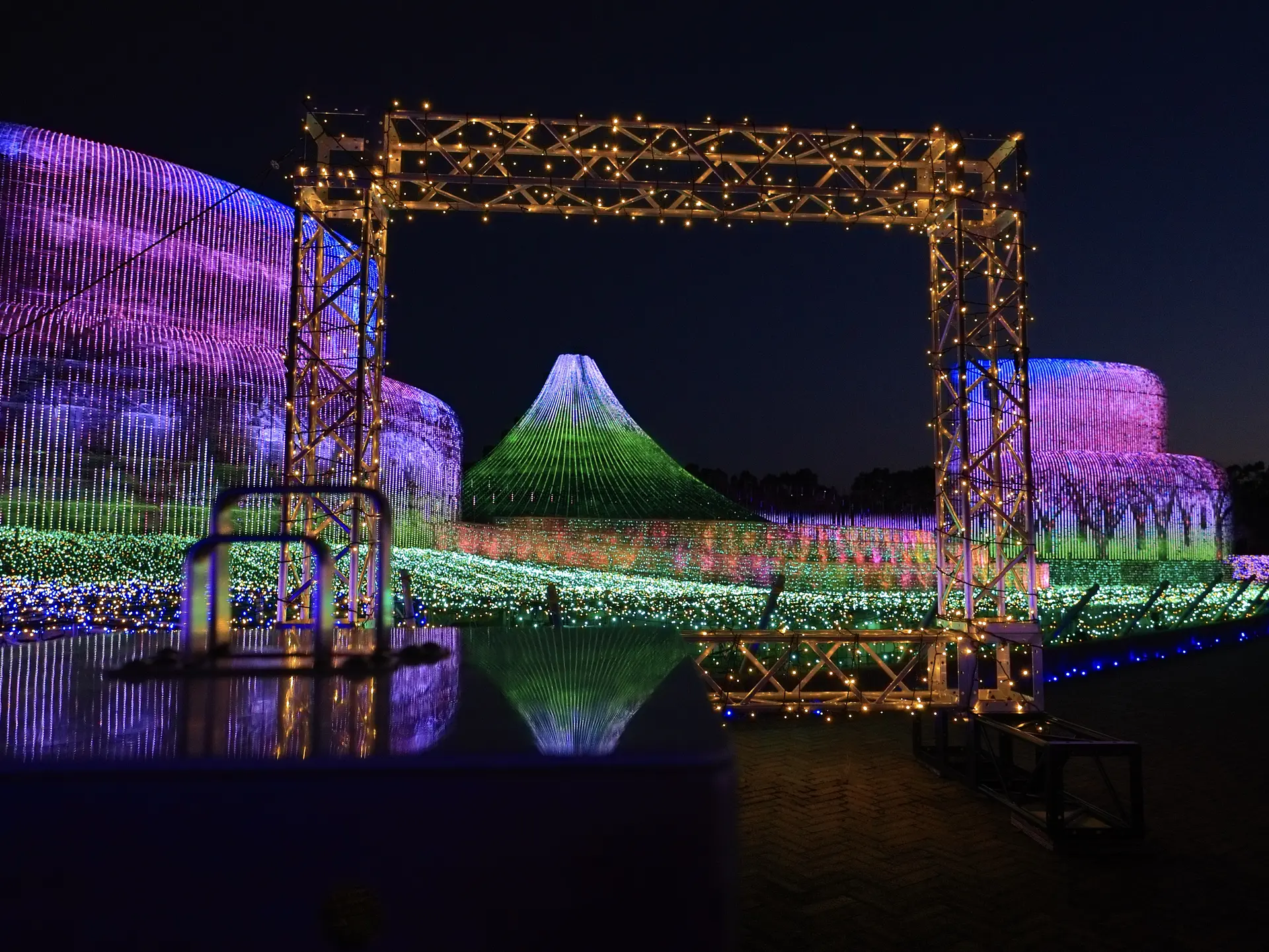 なばなの里イルミネーション2025