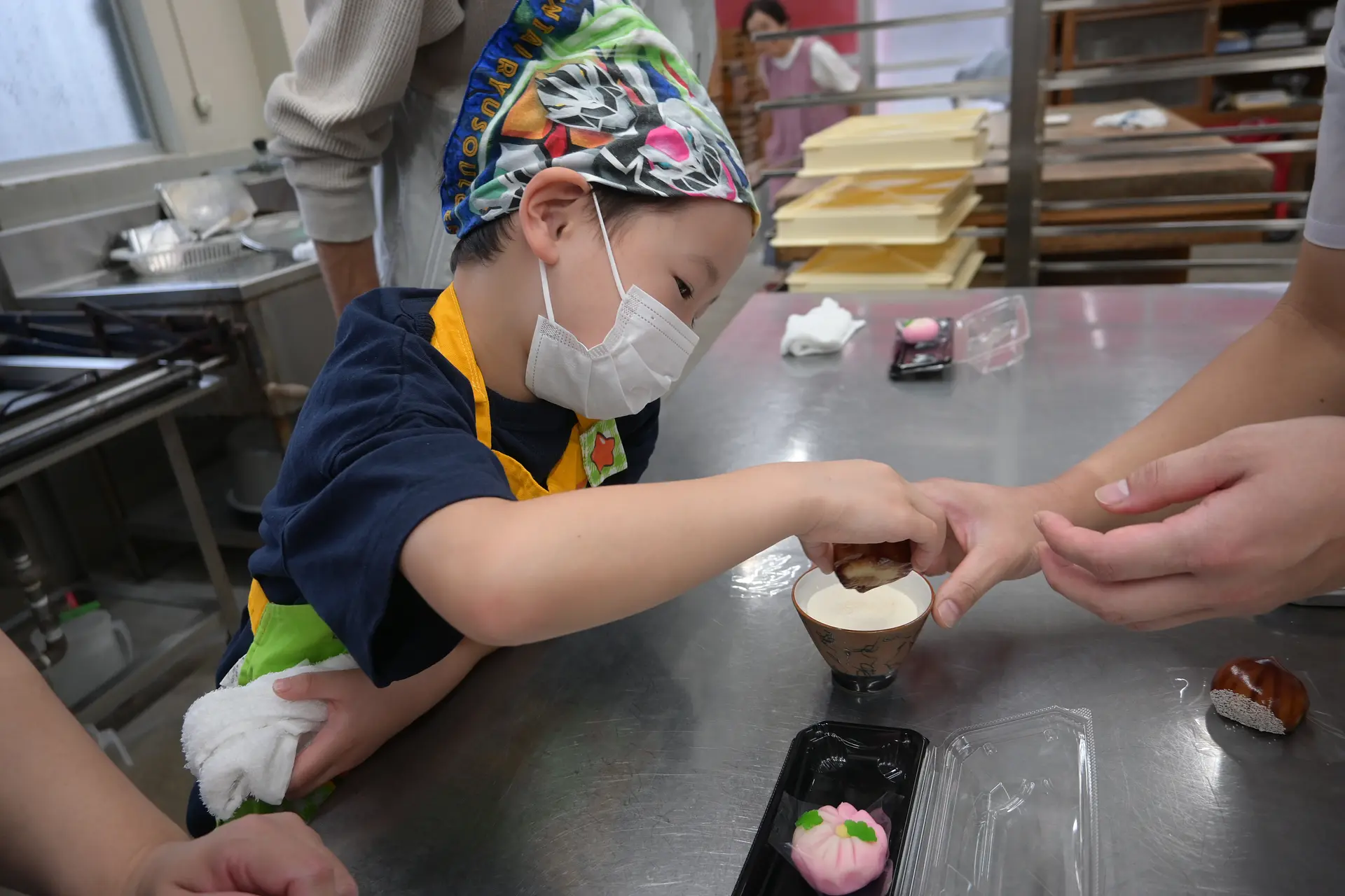 もち米粉をつけます