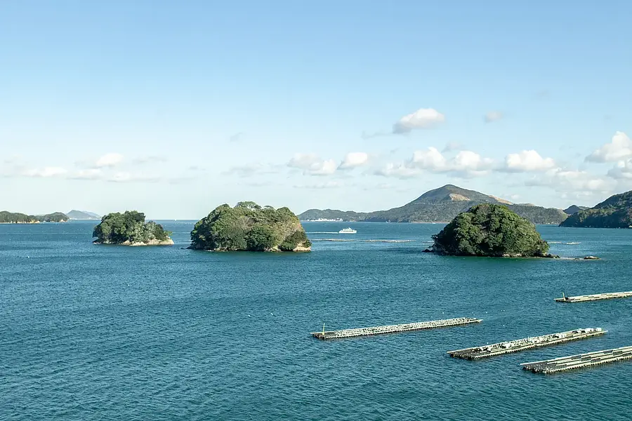 雄大な鳥羽湾を望む、伊勢志摩観光の中継地