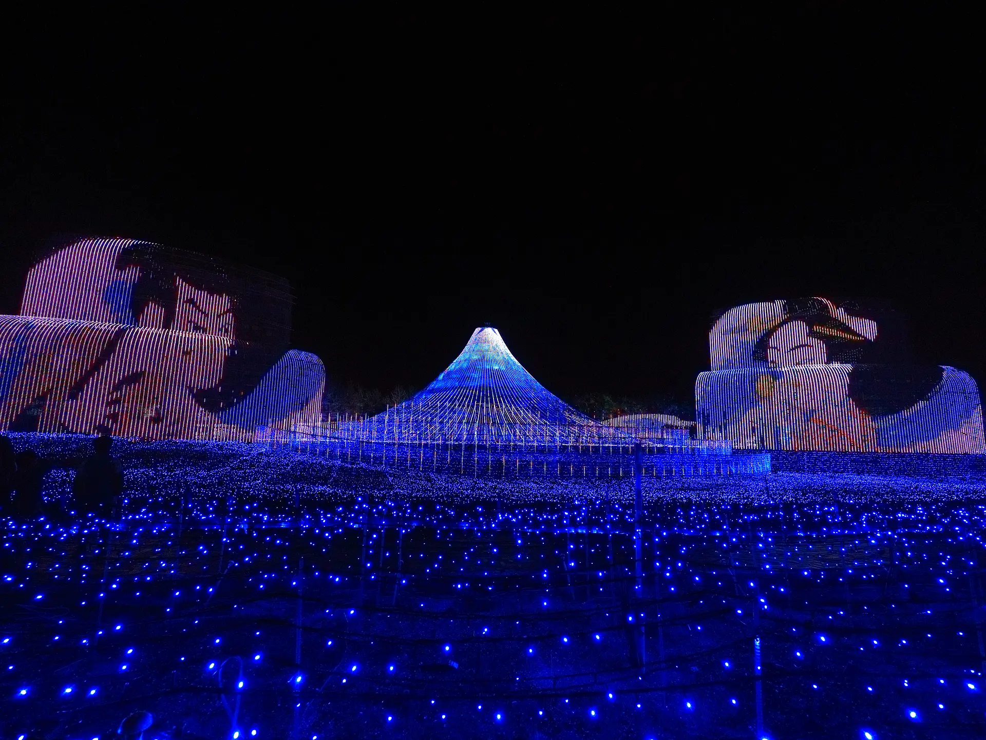 なばなの里イルミネーション2025