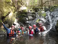 【大杉谷自然学校】家族で川遊び