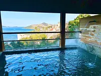 美肌に期待できる榊原温泉と雄大な景色は皆様のお肌と心に潤いを与えます。