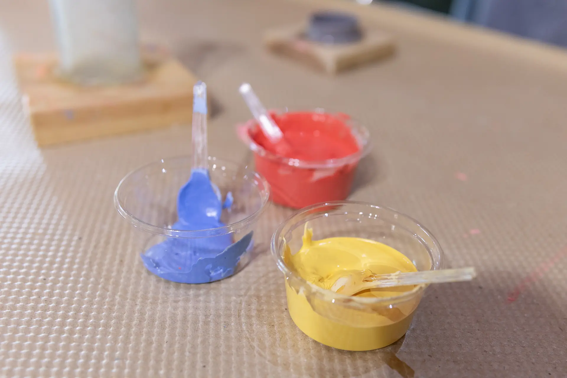 色のついた漆喰