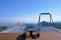 御在所岳展望テラス「COCORU テラス」（テラス・デッキ・ブランコ）