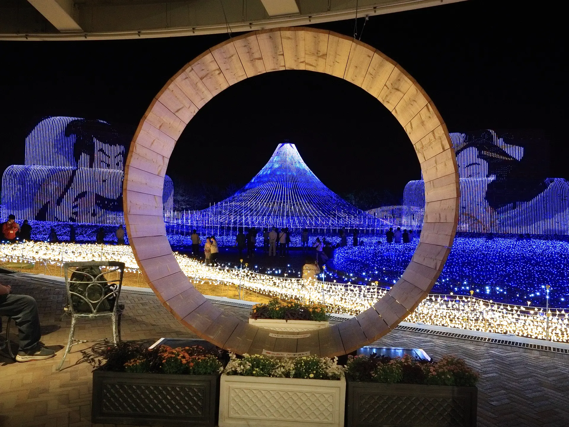 なばなの里イルミネーション2025