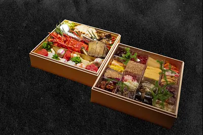 露庵温味　特製おせち（二段）