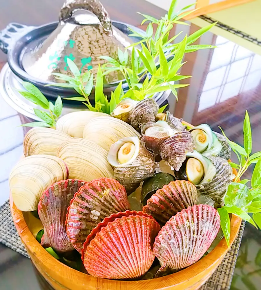 Assorted grilled shellfish