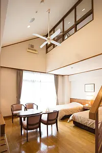 ホテルルーム（メゾネットタイプ：4名まで）