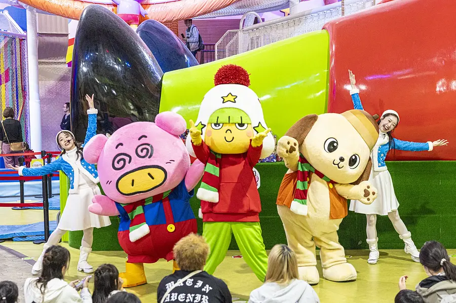 キャラクターショー「ハッピータウンクリスマス」