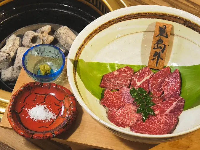 Yakiniku Marusei grillé au charbon de bois