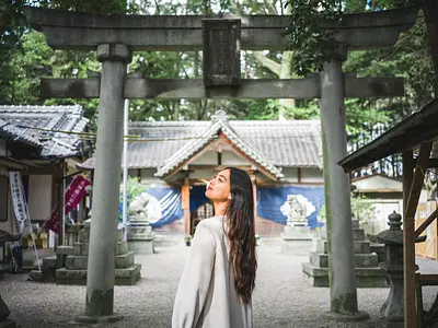 亀山の能褒野神社や忍山神社にて、古代の英雄・日本武尊と、妃・弟橘媛の物語を巡る。