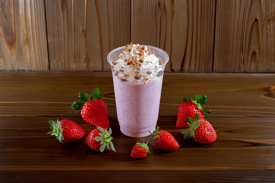 完熟いちごのドルチェシェイク