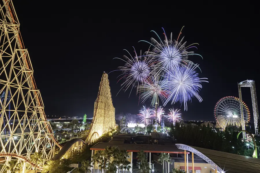 長島温泉 開業60周年 「花火大競演」（遊園地・ナガシマスパーランド）