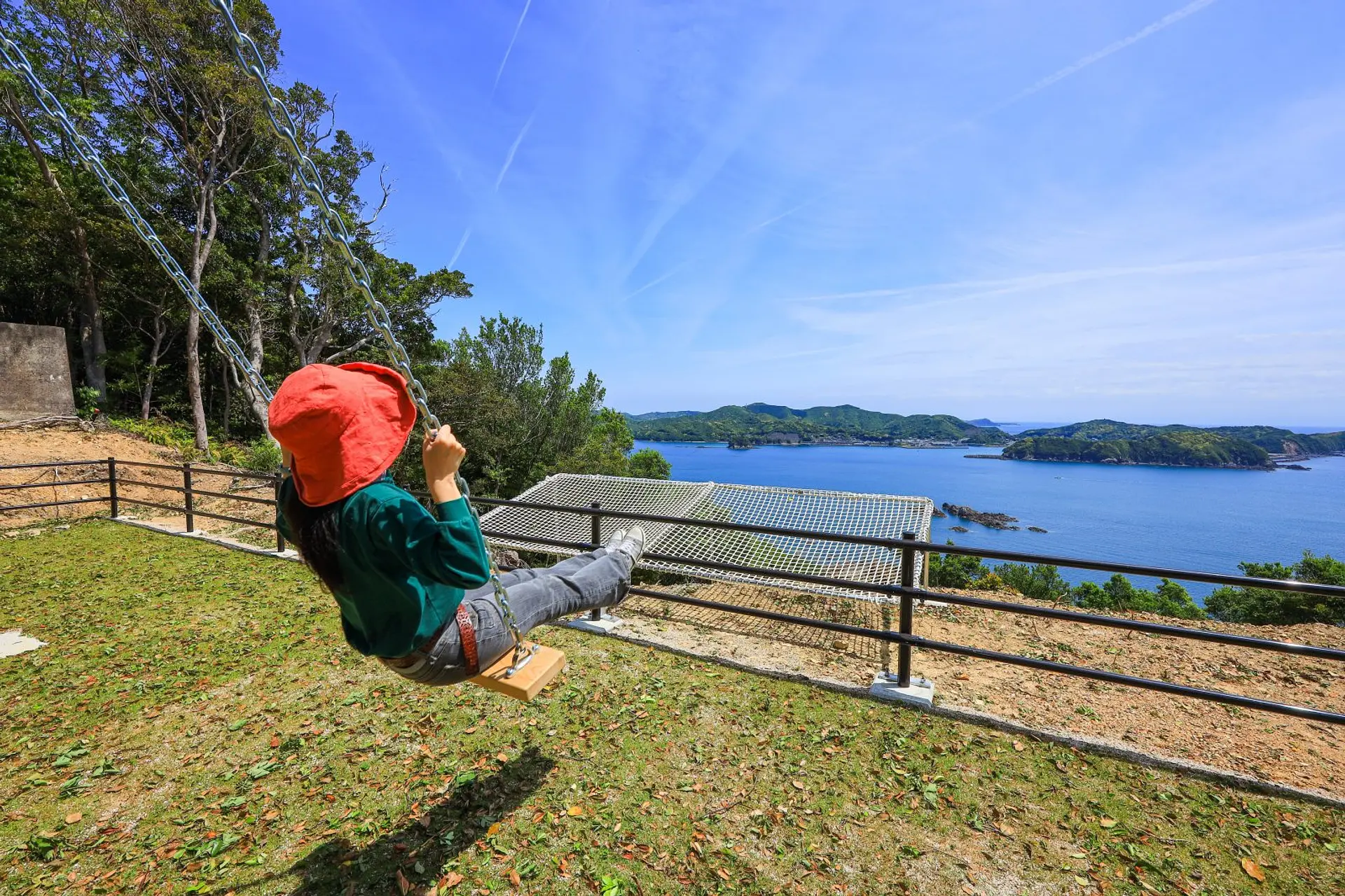 南海展望広場の絶景ブランコ (南伊勢町)