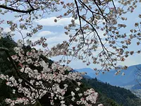 Vista del monte Odoro desde la orilla del lago Kimigano