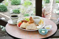 自家焙煎コーヒーとパン 薔薇を楽しむひととき