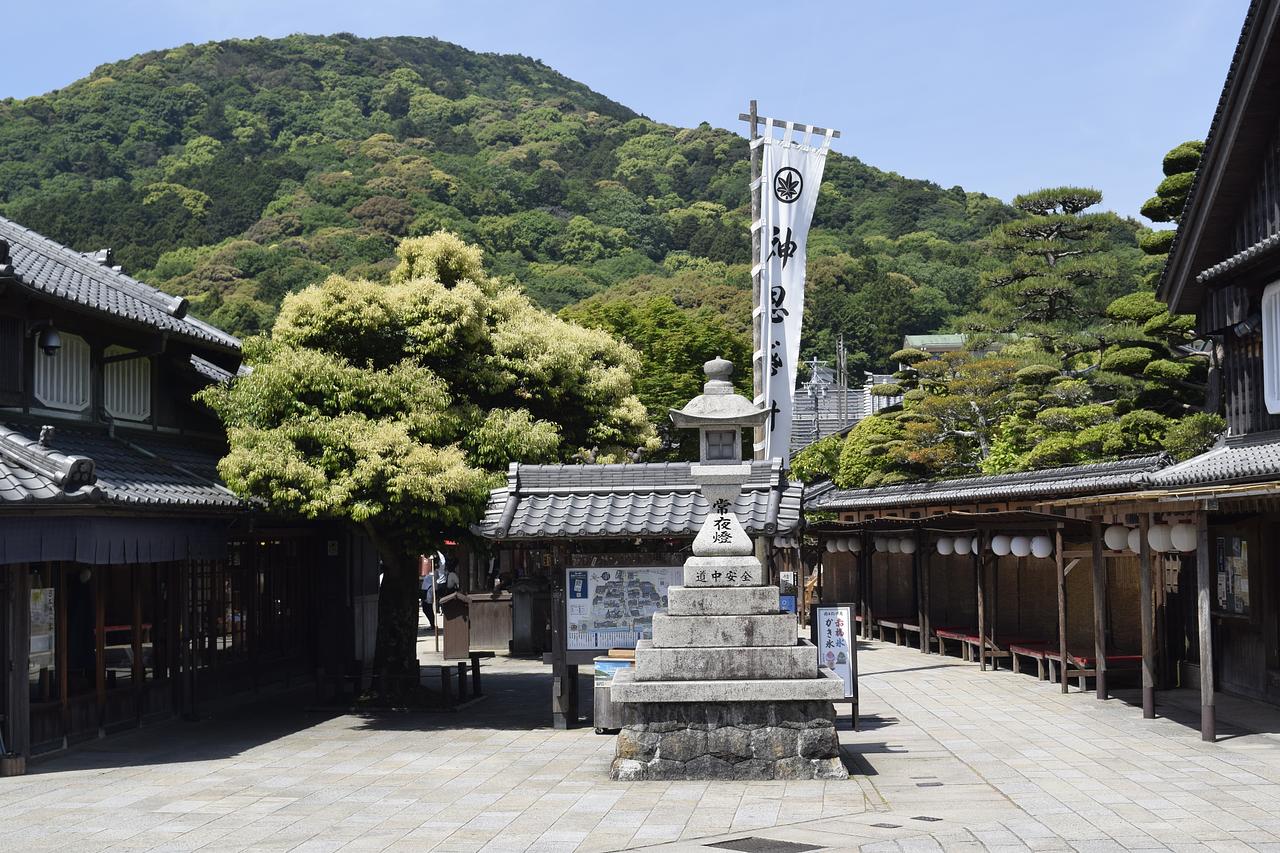 招き猫が消えた！？ おかげ横丁のシンボル「招き猫」の最新情報をお