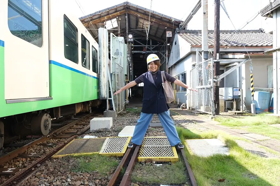 Visite rétro et mignonne du «Yokkaichi Asunarou Railway»