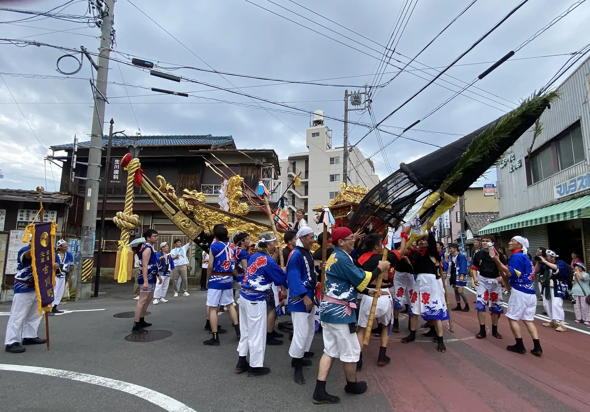 乗り手と練り手に分かれての演技